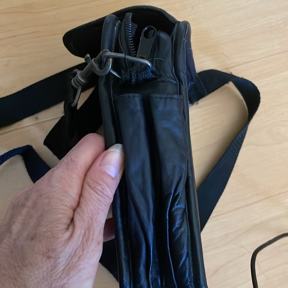 Leather “Gadget” Bag. Concert/event Sz. Crossbody. Like New adjustable strap. - Picture 6 of 7